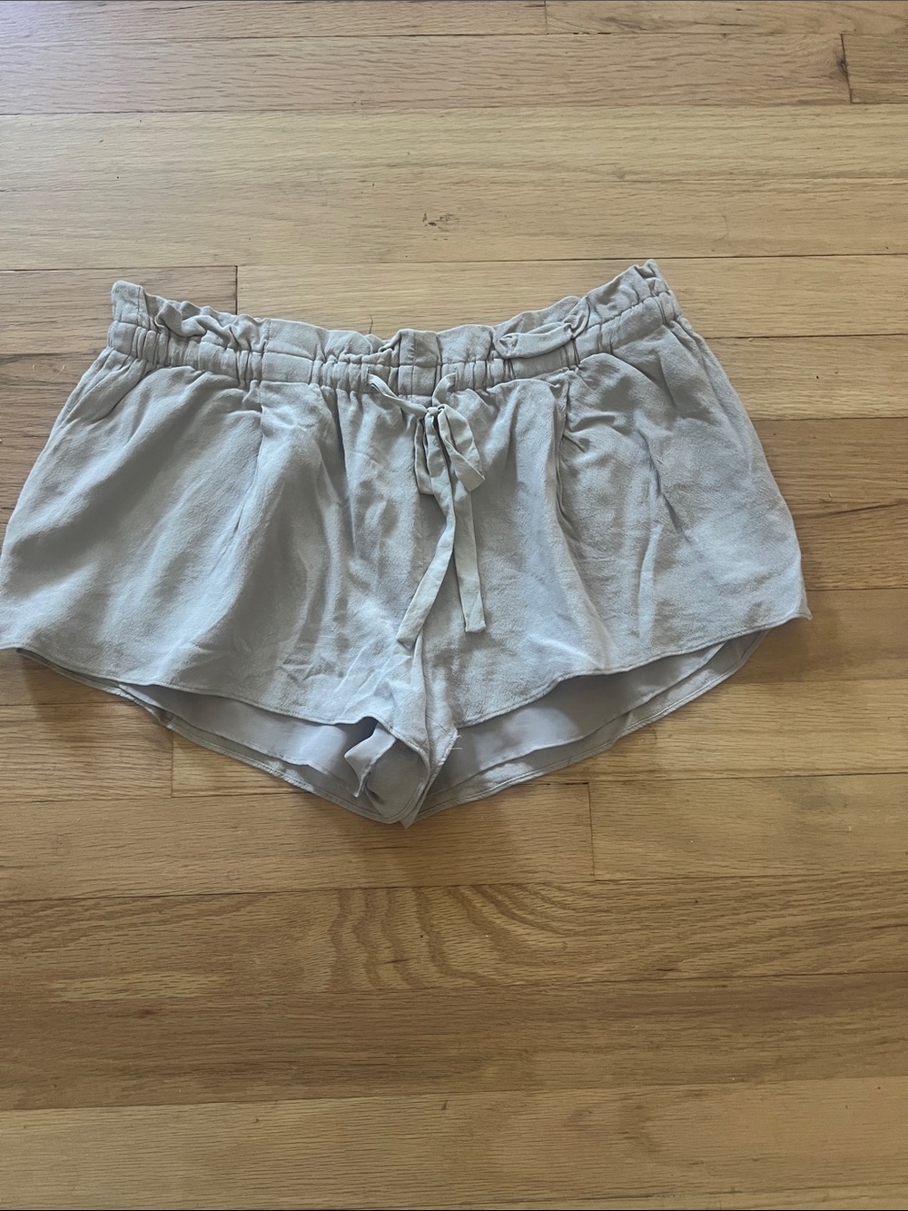 Wilfred short shorts! Taupe color.